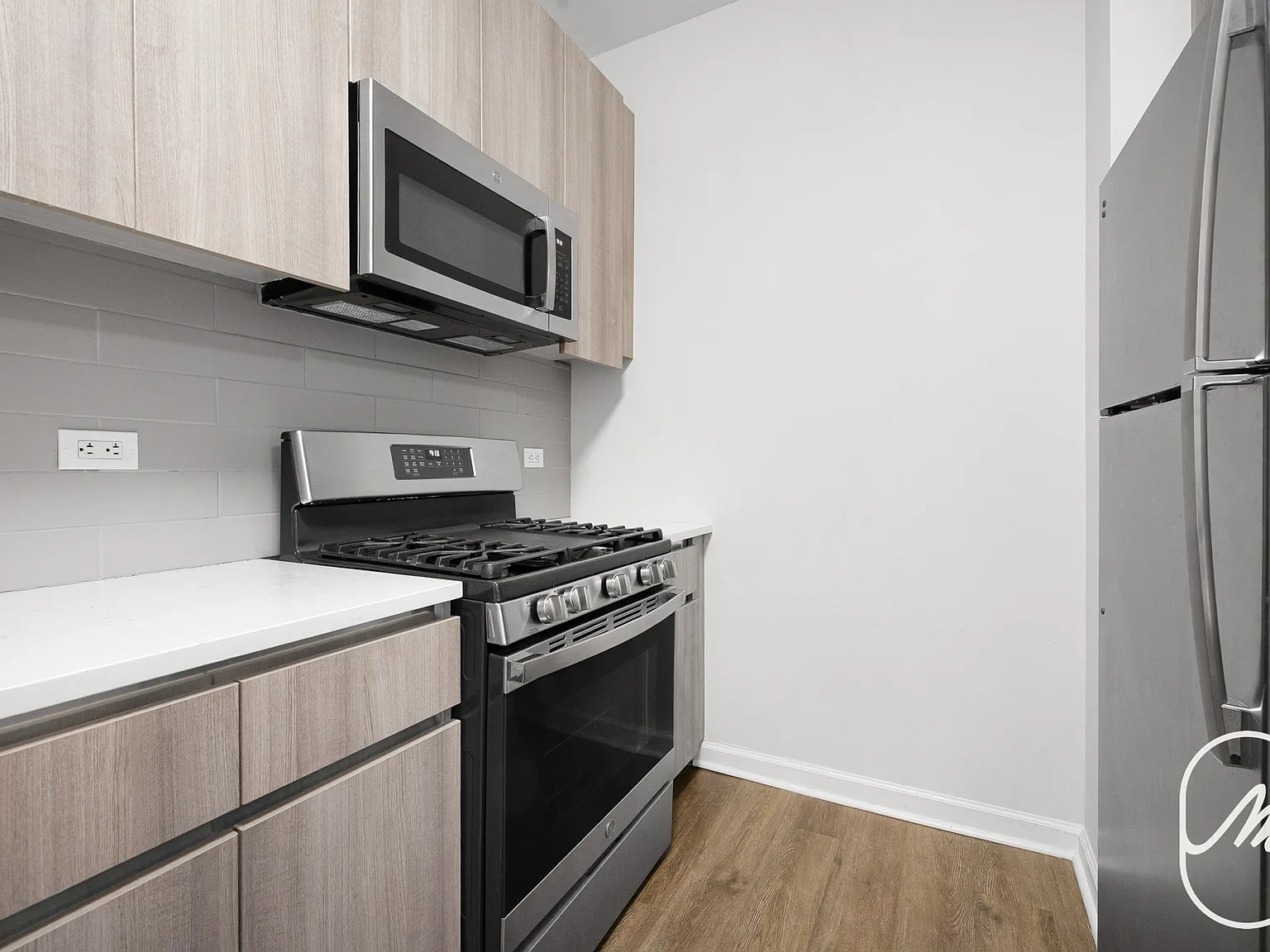 15 Park Row — Photo 3