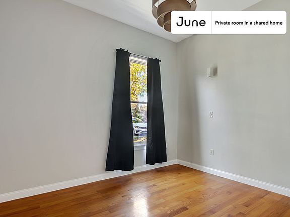 5th image of 48 Dudley Pl #B