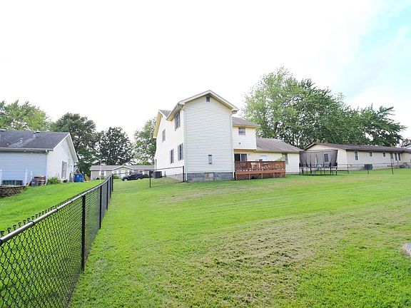 4th image of 1304 Plum Ave