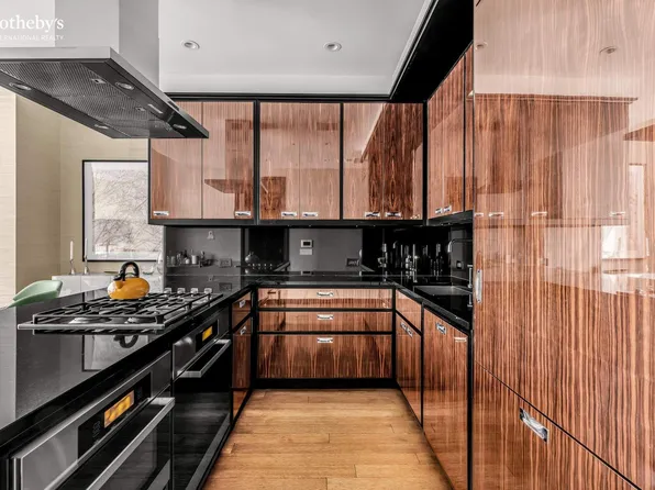 157 West 57th Street image 2 of 11