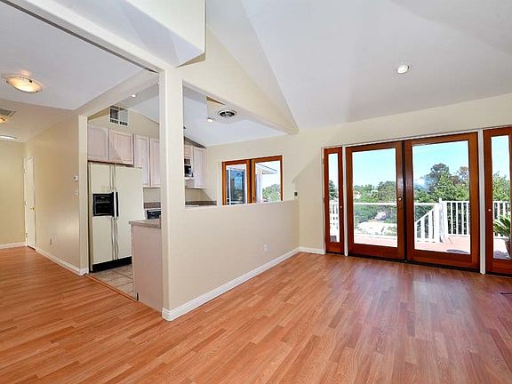 4th image of 3439 Georgia St
