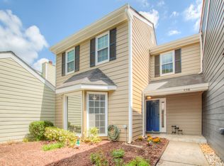 4598 Village Oaks Cir, Dunwoody, GA 30338