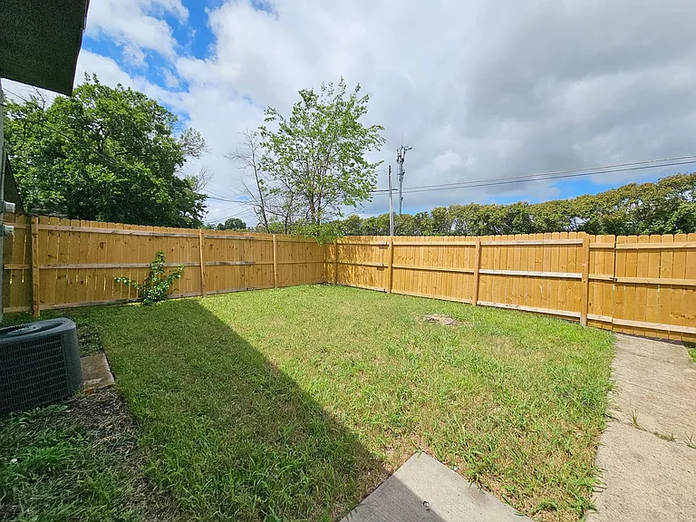 1725 R Ave — Photo 18