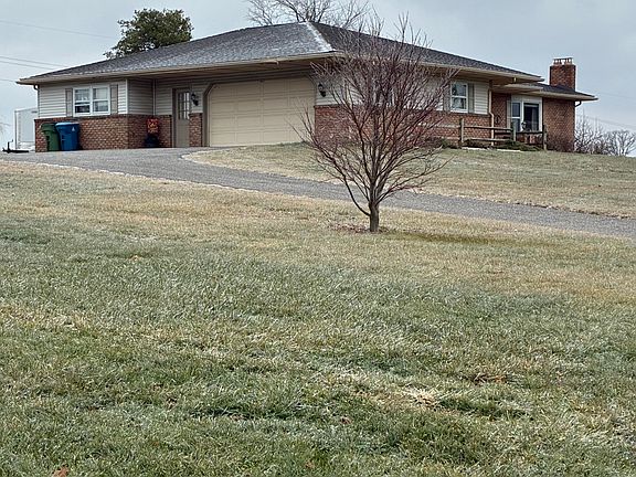 2nd image of 660 Bella Vista Dr