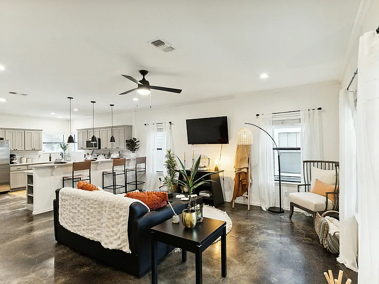 Living Room - Renovated Unit - Walk In