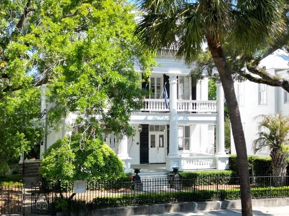 180 Broad St APT E, Charleston, SC 29401