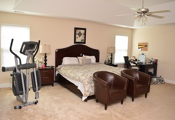 5th image of 393 Castle Top Ln
