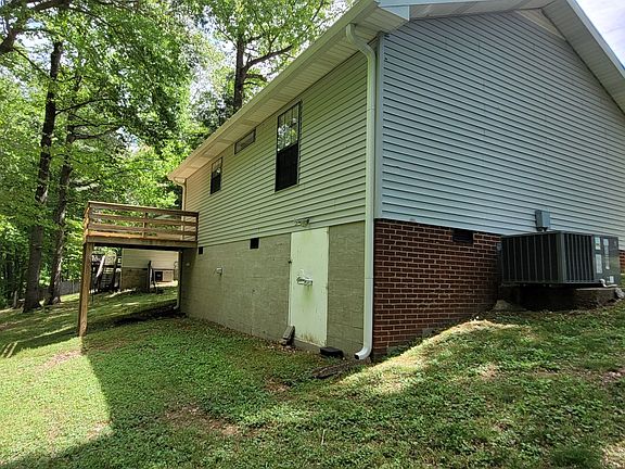 3rd image of 1025 Hollis Ln