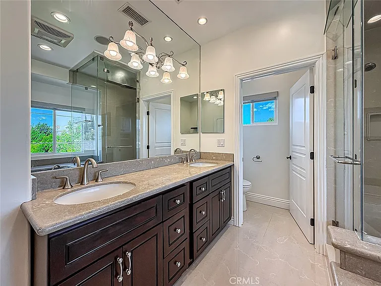 5960 Balcom Ave — Photo 39