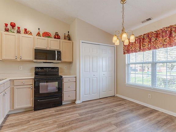 4th image of 3343 Fenbrook Ct