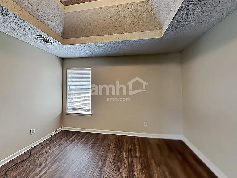 512 Hamlet Dr — Photo 14