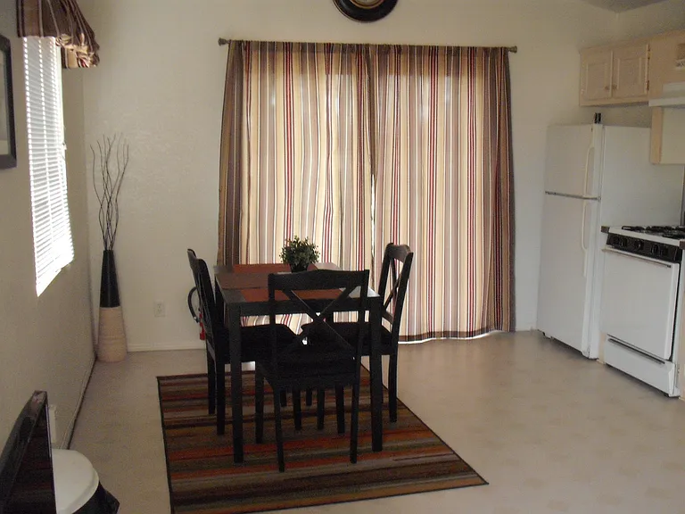 4949 Desert Knoll Ave #27 — Photo 2