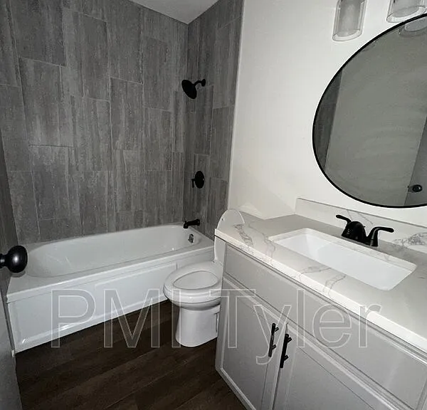 1538 N Hill Ave — Photo 6