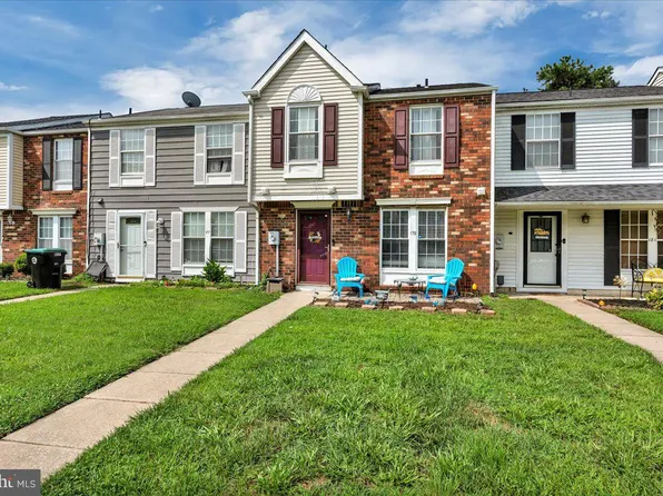 179 Villa Knoll Ct, Sicklerville, NJ 08081