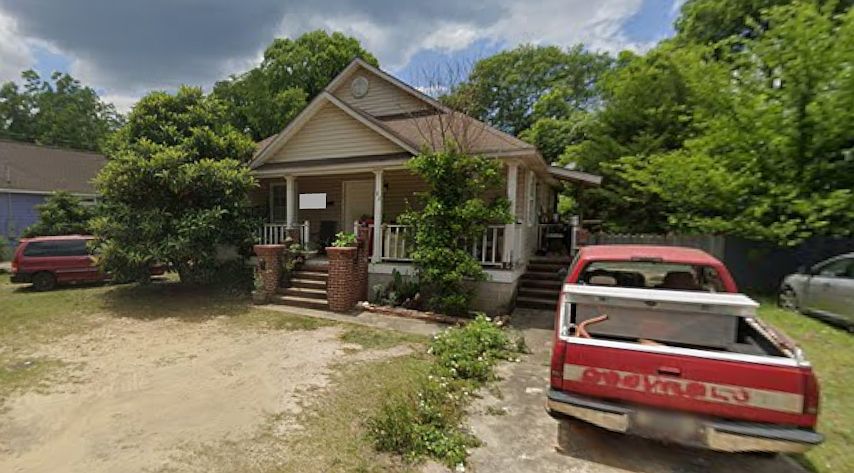 2nd image of 182 Ward St