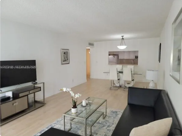 19390 Collins Ave, Sunny Isles Beach, FL