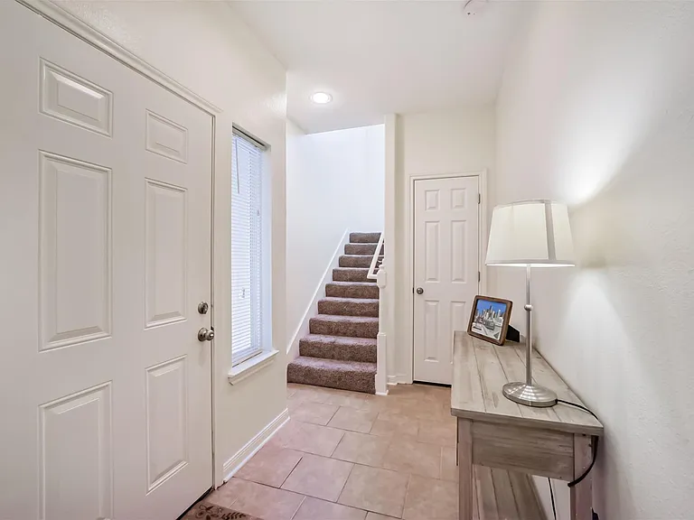 5305 Avenue J — Photo 3