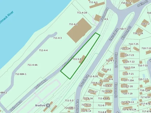 30 Railroad Ave, Haverhill, MA 01835