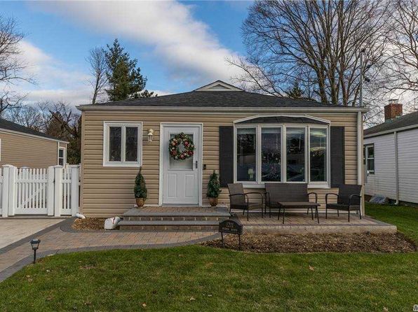 1211 Webber Ave South Hempstead Ny 11550 Zillow