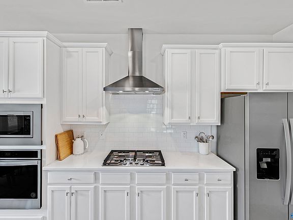 3rd image of 7606 Ashor Dr NW