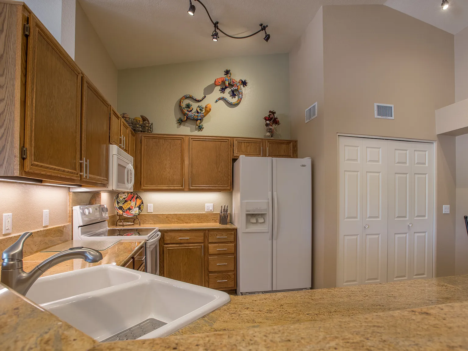 2 bed, 1310 sqft, $3,500 — Photo 4