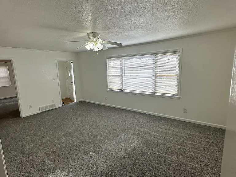 7600 High Dr — Photo 6