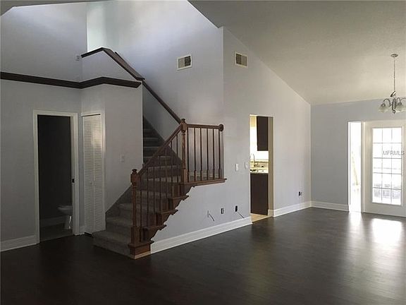 4th image of 704 White River Dr