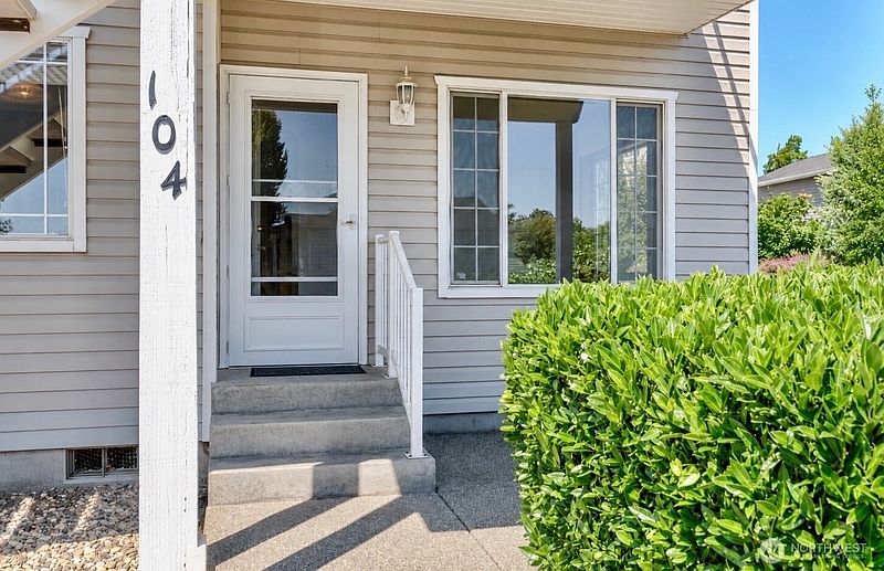 2nd image of 725 Judson Street #104