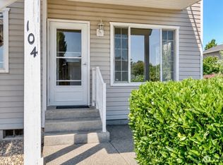 725 Judson St APT 104, Lynden, WA 98264