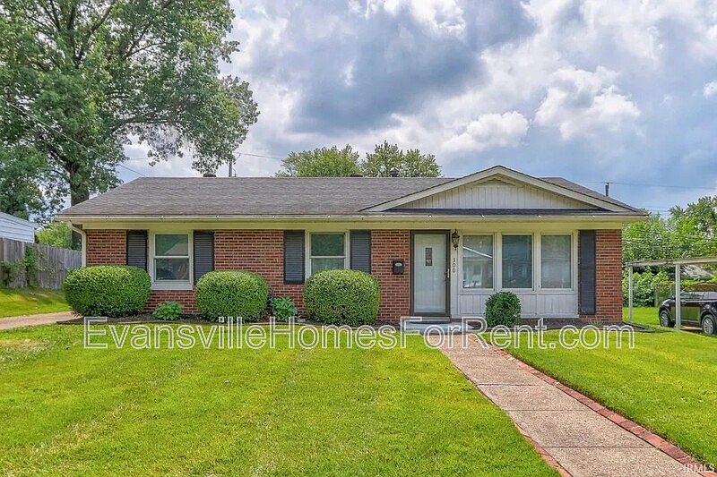 1st image of 300 N Park Dr