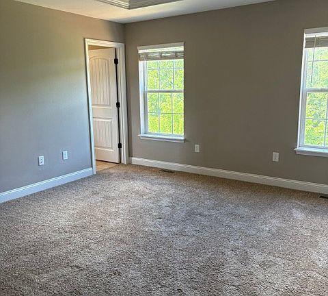 4th image of 125 Creek View Dr