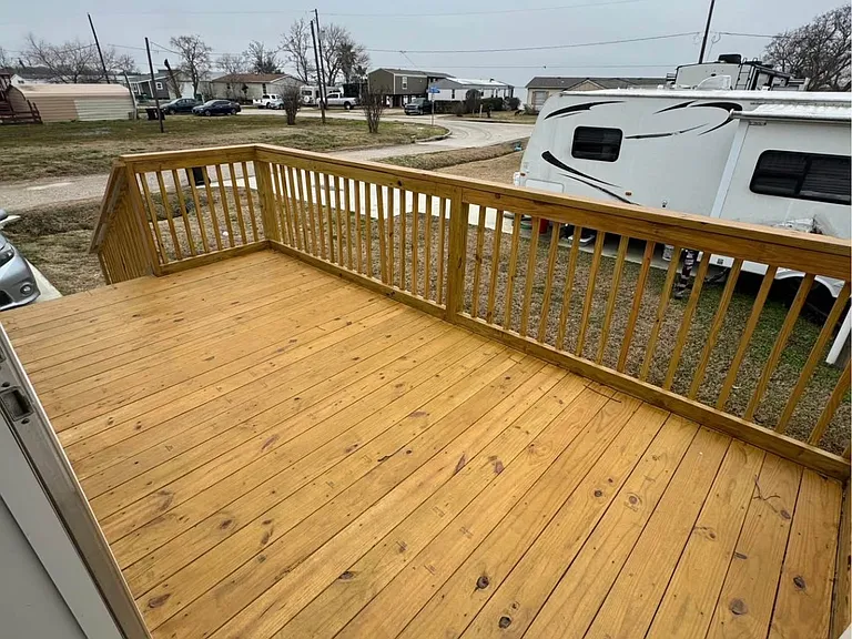 146 Dolphin Hbr N — Photo 22