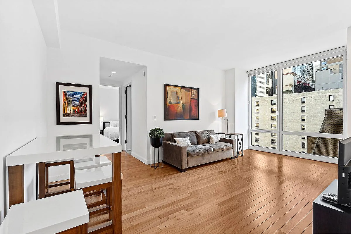 247 W 46th St APT 1805 photo 1
