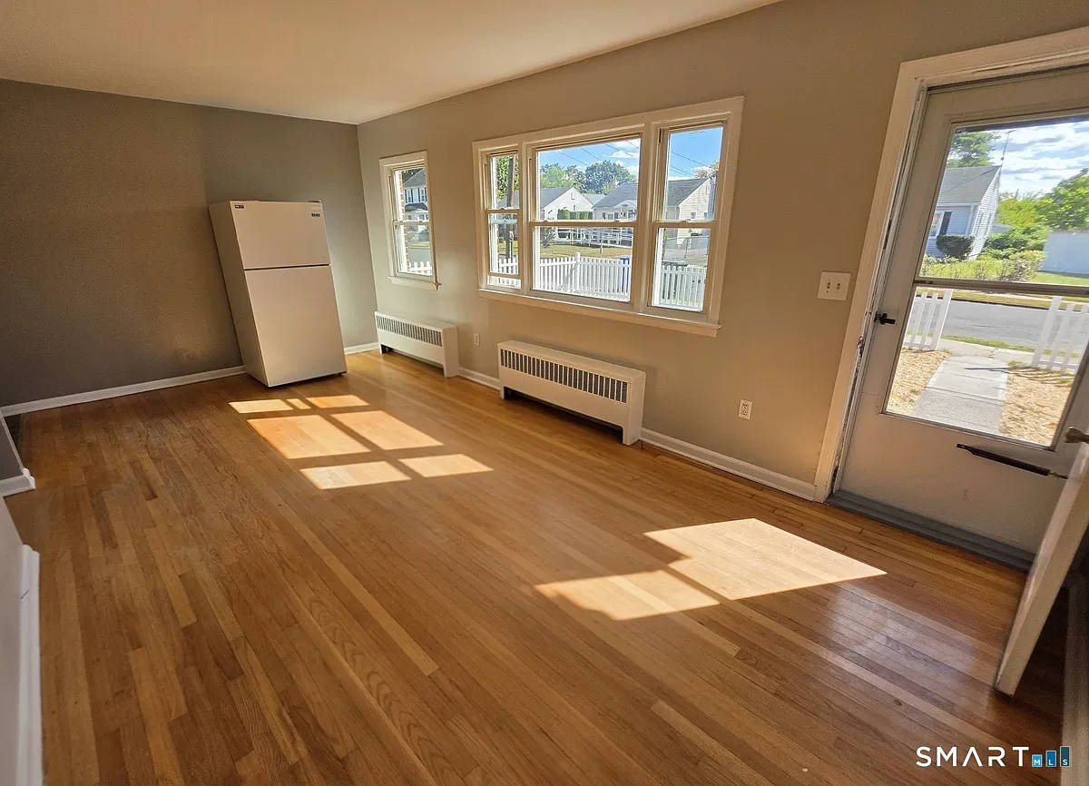 1 bed, 1.0 bath, 2688 sqft, $1,200 — Photo 3