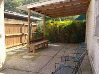 3rd image of 1401 Forest Edge Dr APT 5