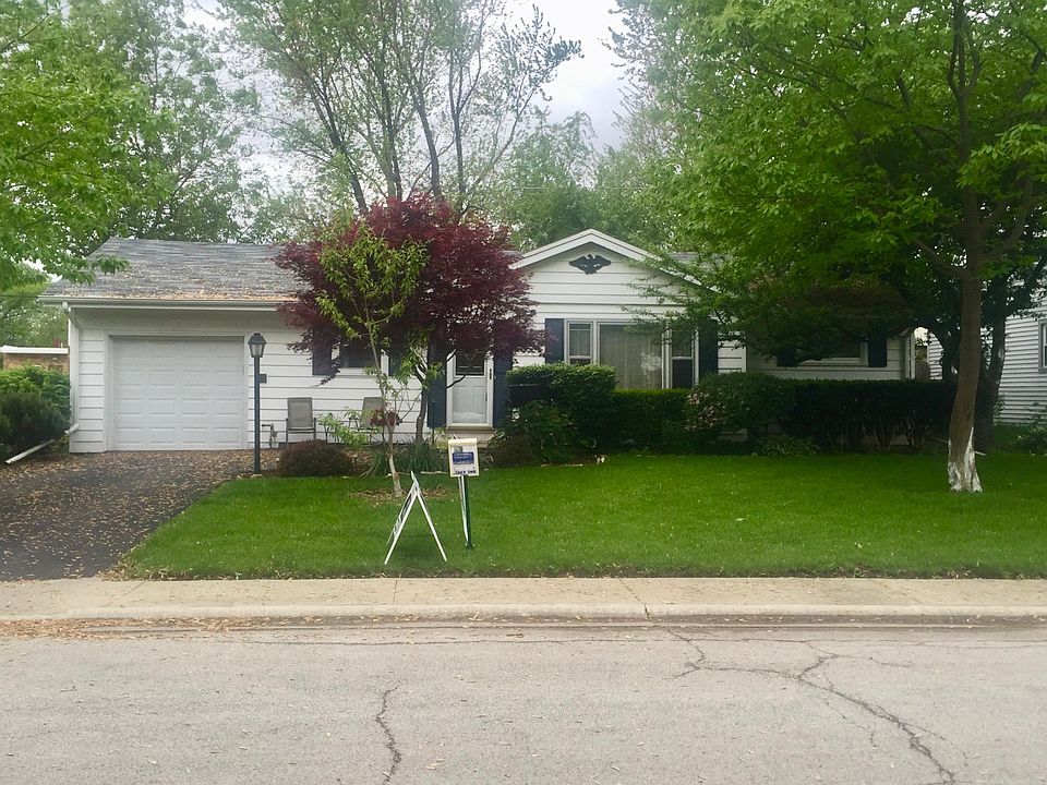1st image of 253 W Country Ct