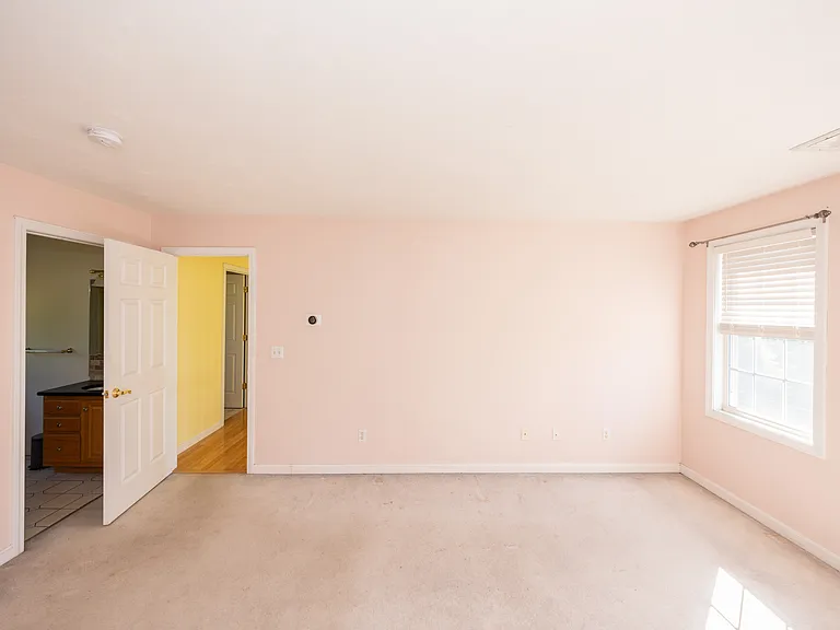 469 Walnut St — Photo 21