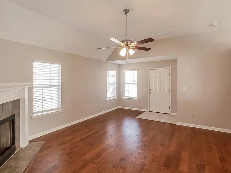 7677 Fox Hunt Dr E — Photo 2