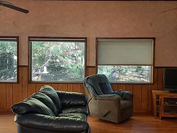 4th image of 21124 Cda River Rd