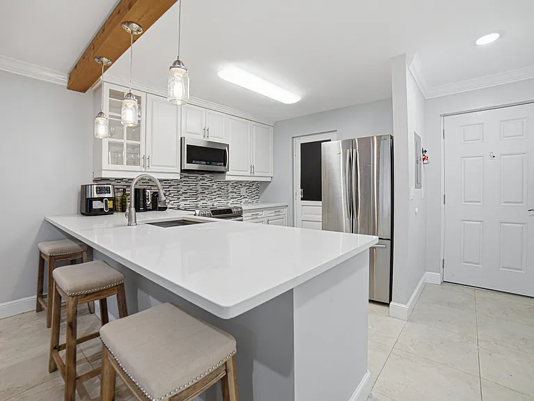 5201 NW 2nd Ave #2130 — Photo 6