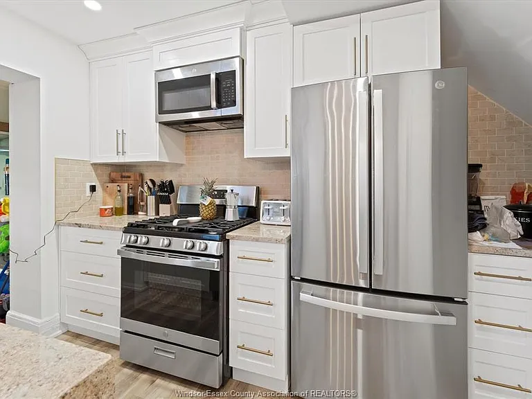 1263 Monmouth Rd — Photo 12