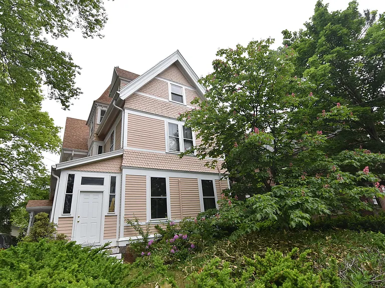 27 Cypress St — Photo 14