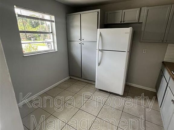 3rd image of 3206 Louisiana Ave Unit 2