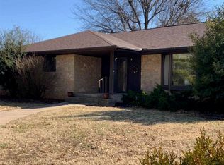 2017 E Chestnut Ave, Arkansas City, KS 67005