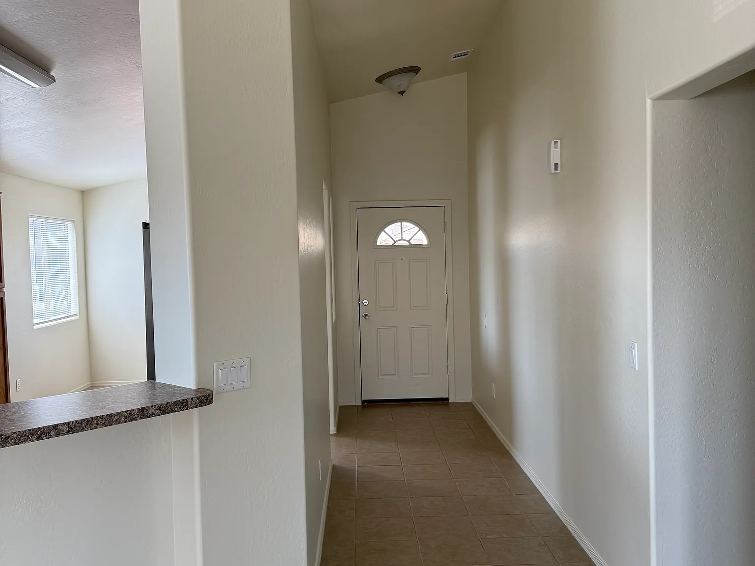 3 bed, 1319 sqft, $1,800 — Photo 2