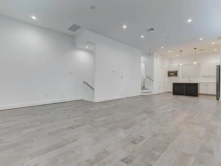 5859 Dolores St — Photo 6