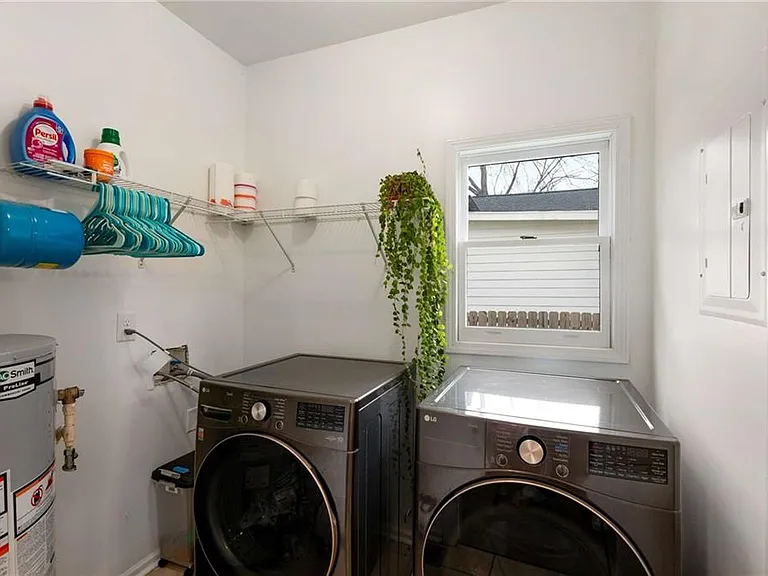 1014 Fern Ave SE — Photo 10
