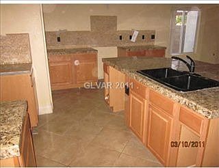 3rd image of 308 Orchid Oasis Ave