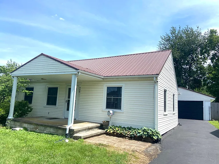 930 Oak Hill Dr — Photo 1