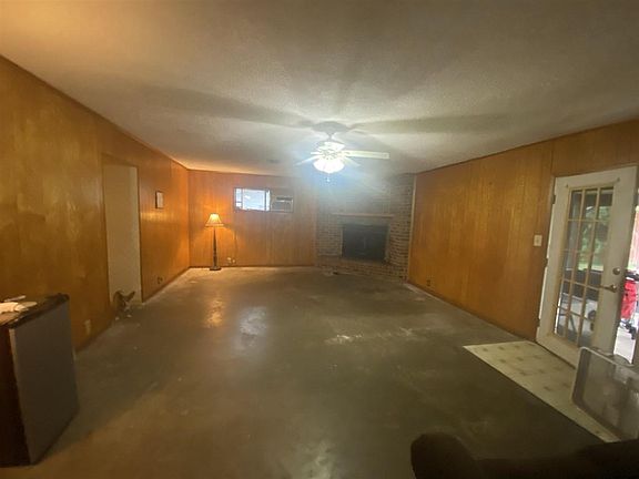 3rd image of 9556 N Garden Dr